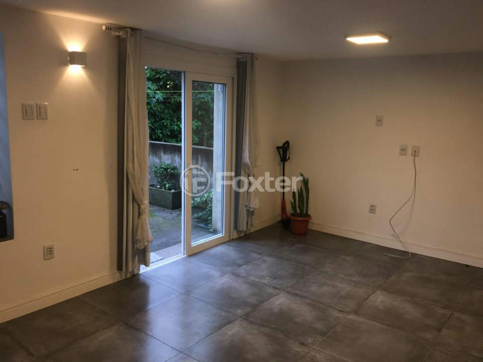 Casa à venda com 3 quartos, 103m² - Foto 1