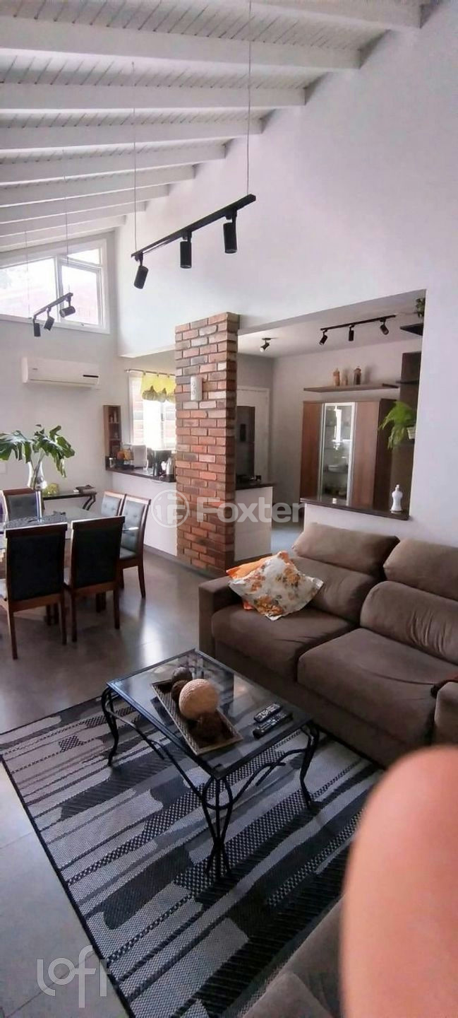 Casa à venda com 4 quartos, 210m² - Foto 4