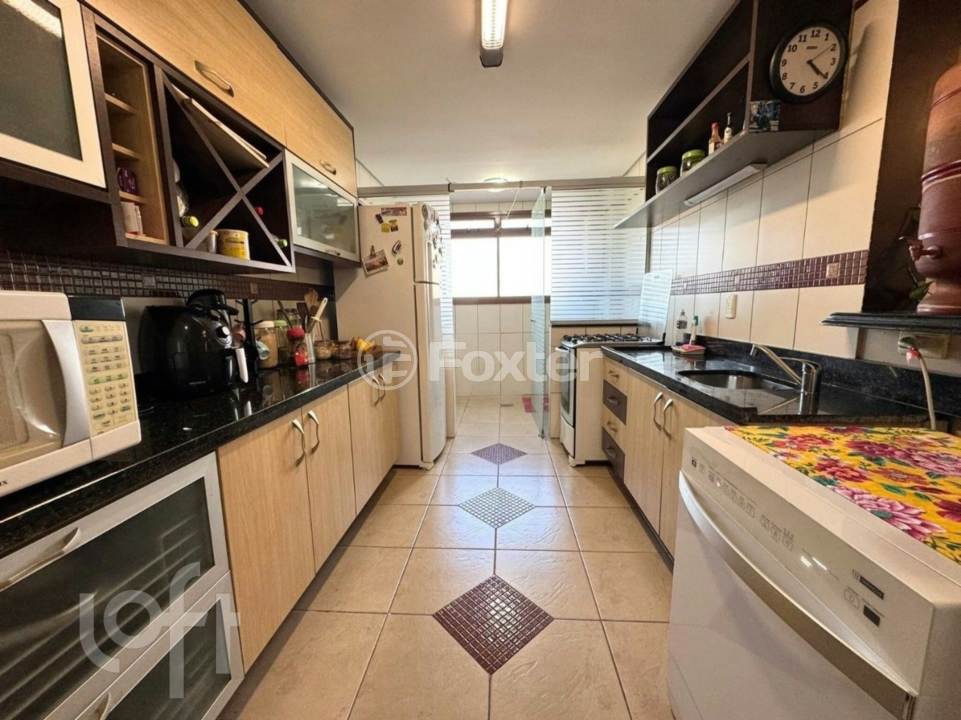 Apartamento à venda com 2 quartos, 75m² - Foto 2