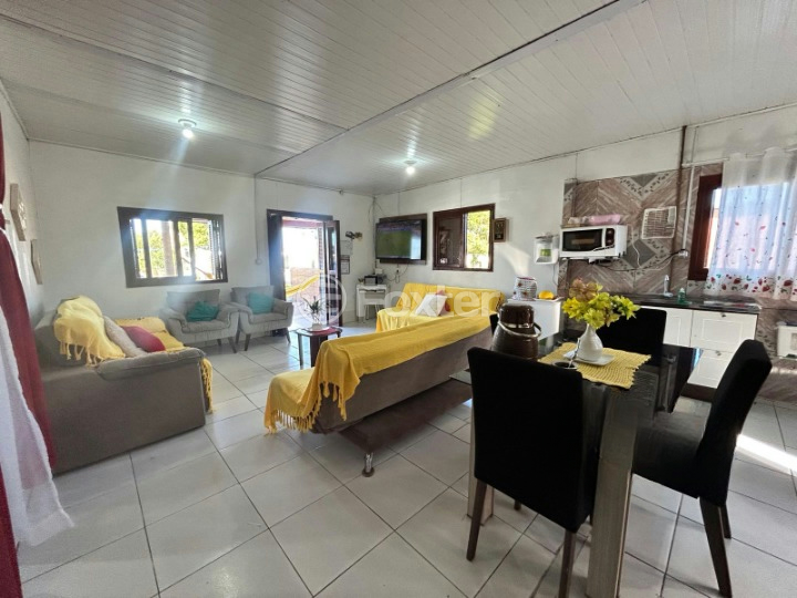 Casa à venda com 5 quartos, 191m² - Foto 2