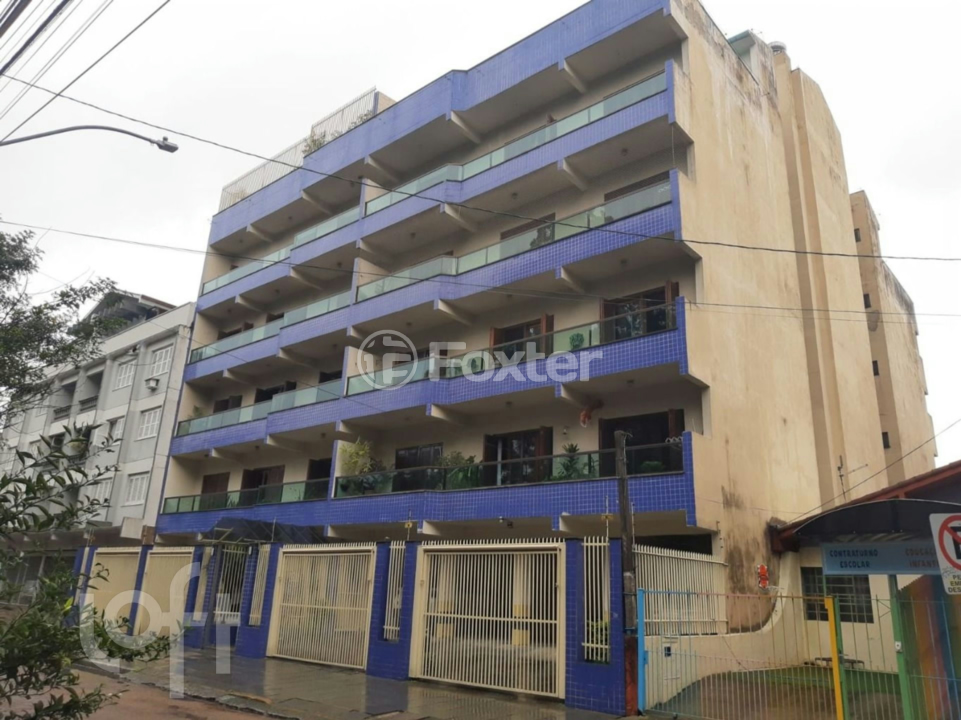 Apartamento à venda com 3 quartos, 150m² - Foto 2