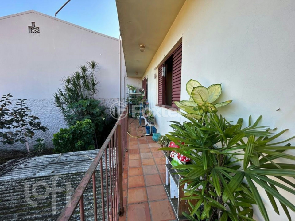 Casa à venda com 3 quartos, 294m² - Foto 3