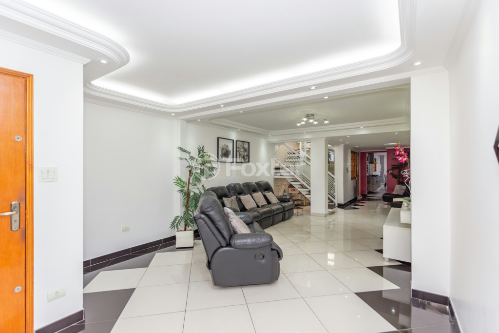 Casa à venda com 5 quartos, 185m² - Foto 1