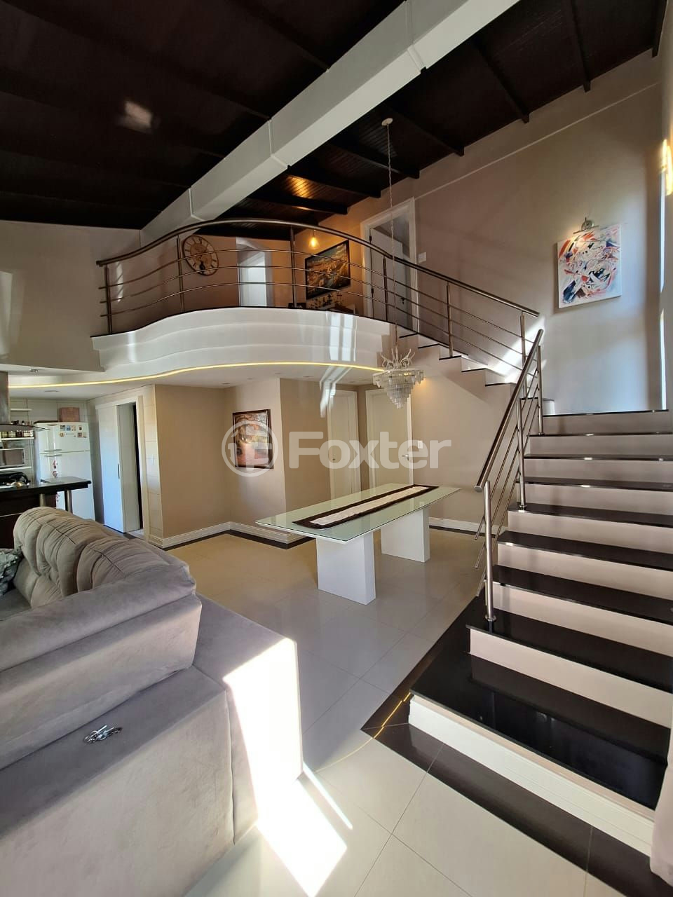 Casa de Condomínio à venda com 4 quartos, 200m² - Foto 1
