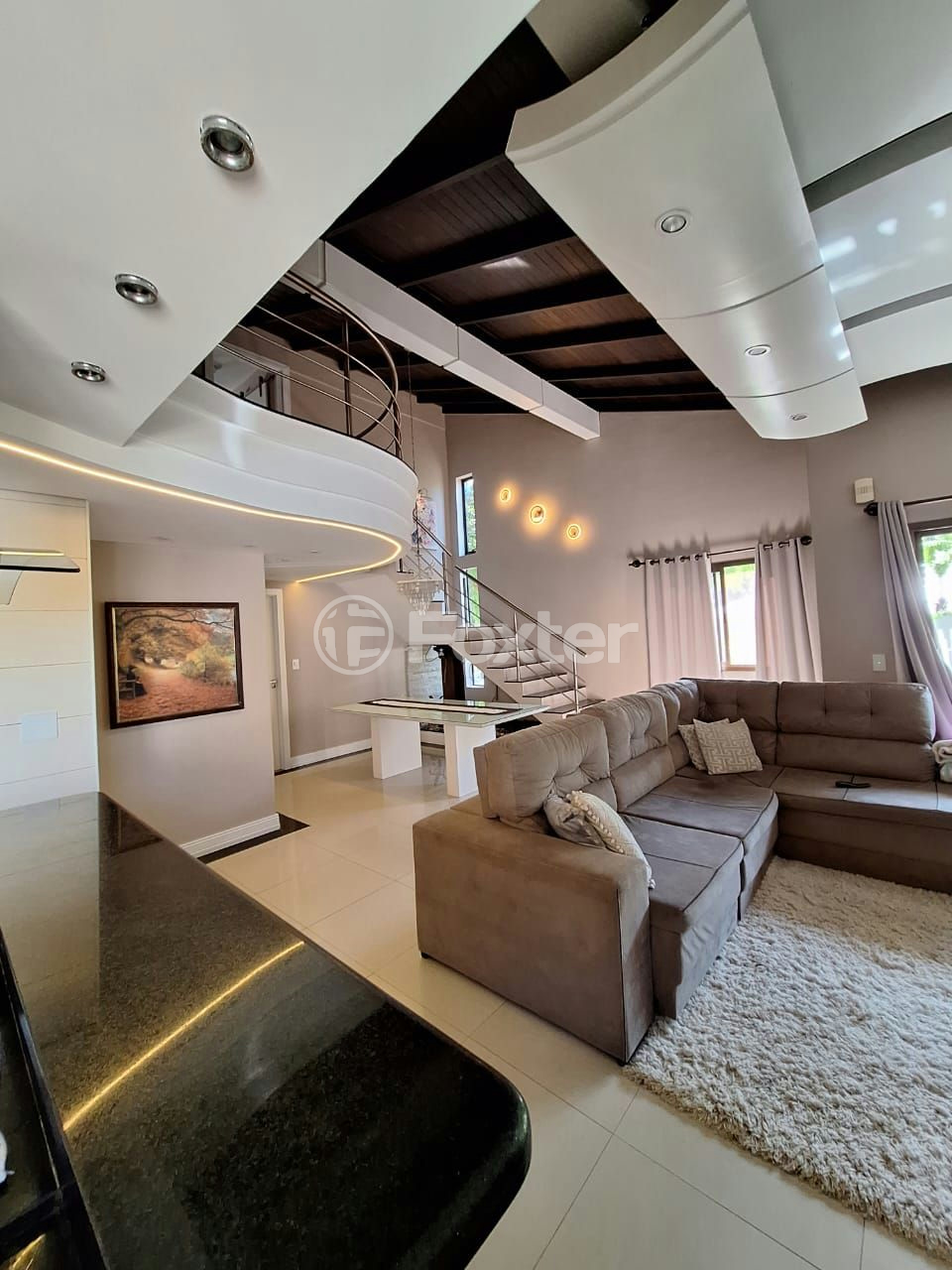 Casa de Condomínio à venda com 4 quartos, 200m² - Foto 2