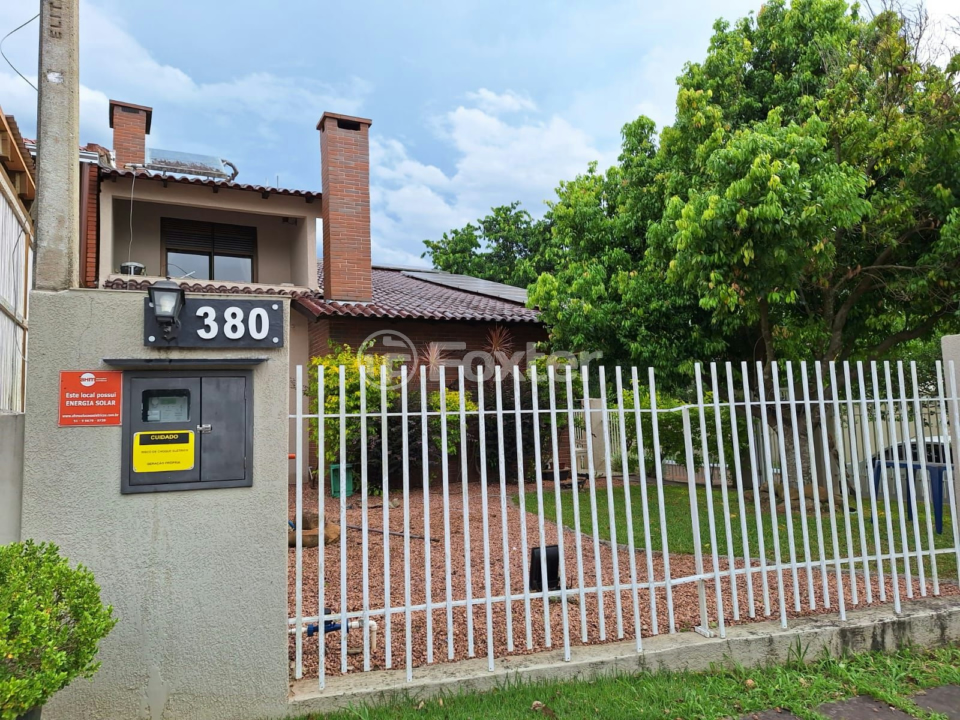 Casa de Condomínio à venda com 4 quartos, 200m² - Foto 3
