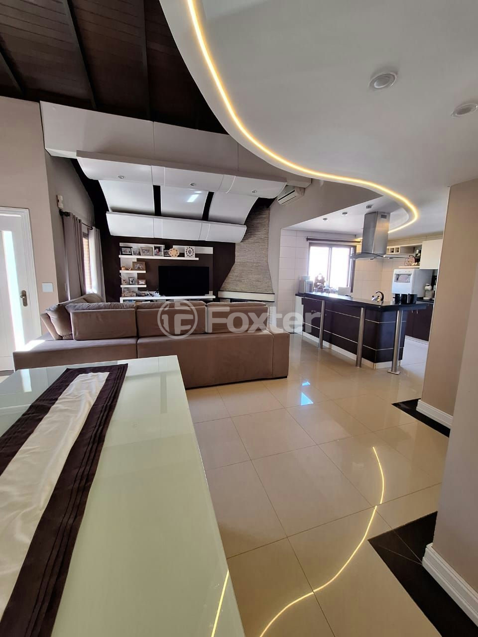 Casa de Condomínio à venda com 4 quartos, 200m² - Foto 4