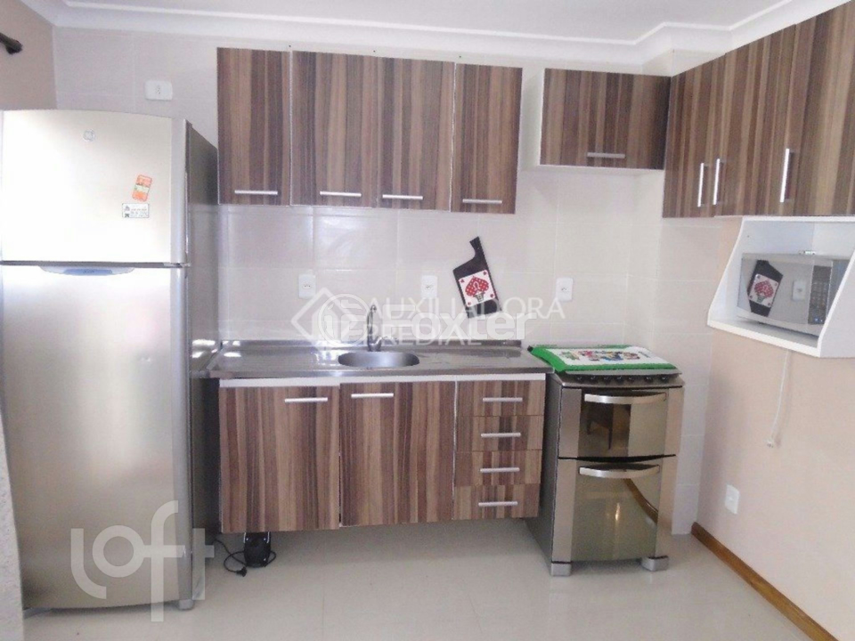 Casa à venda com 3 quartos, 74m² - Foto 9