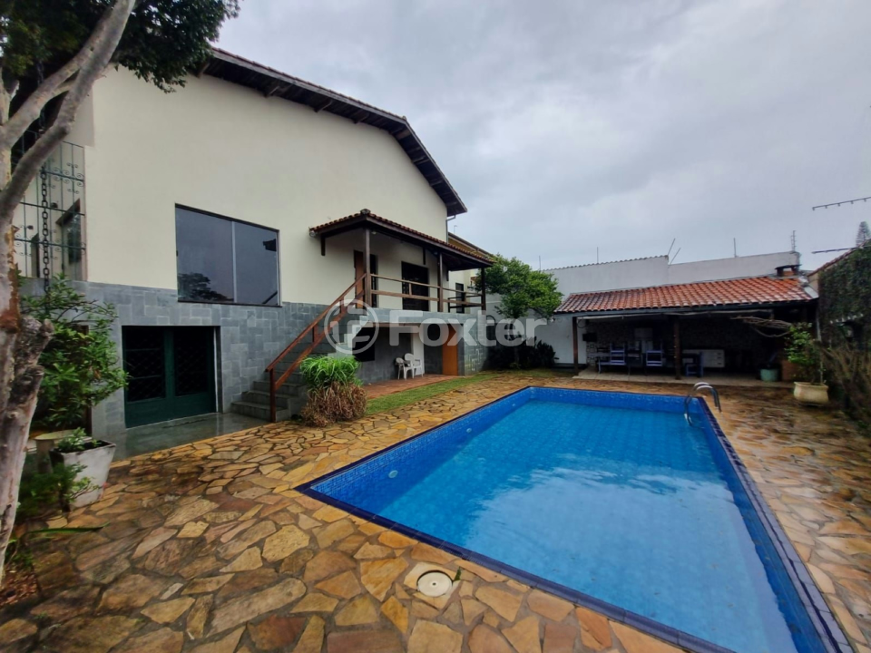 Casa à venda com 5 quartos, 500m² - Foto 1