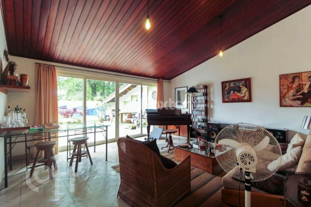 Casa à venda com 5 quartos, 330m² - Foto 9