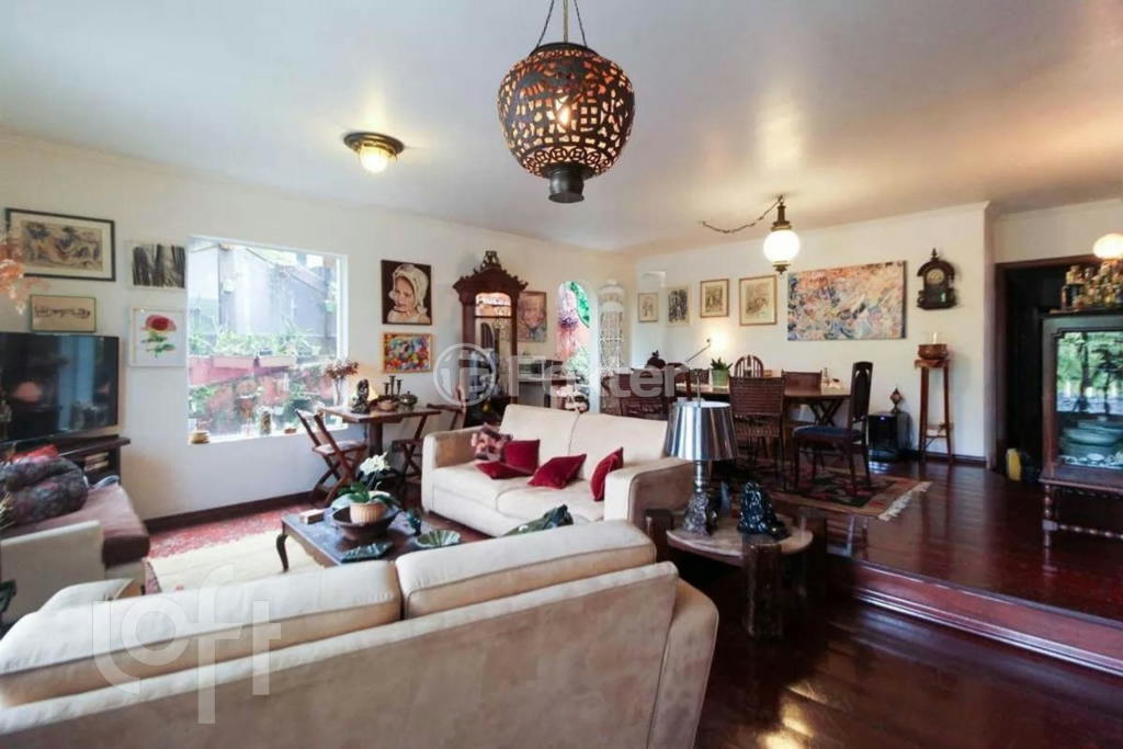 Casa à venda com 5 quartos, 330m² - Foto 1