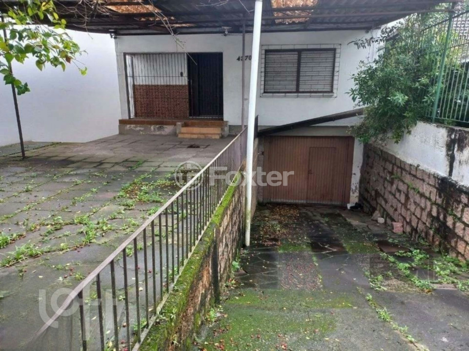 Casa à venda com 3 quartos, 230m² - Foto 2