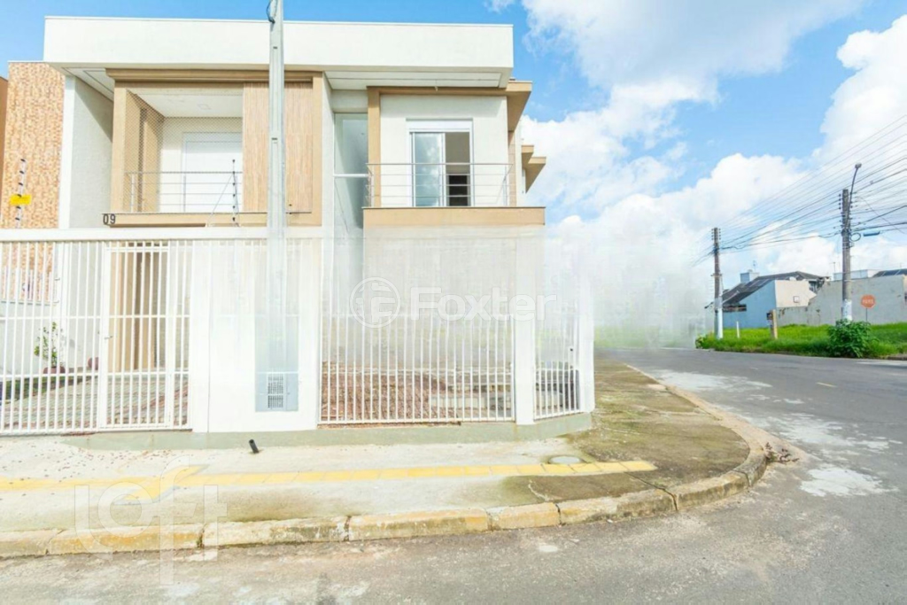 Casa à venda com 3 quartos, 130m² - Foto 2