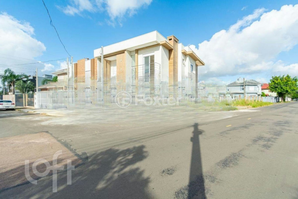 Casa à venda com 3 quartos, 130m² - Foto 1