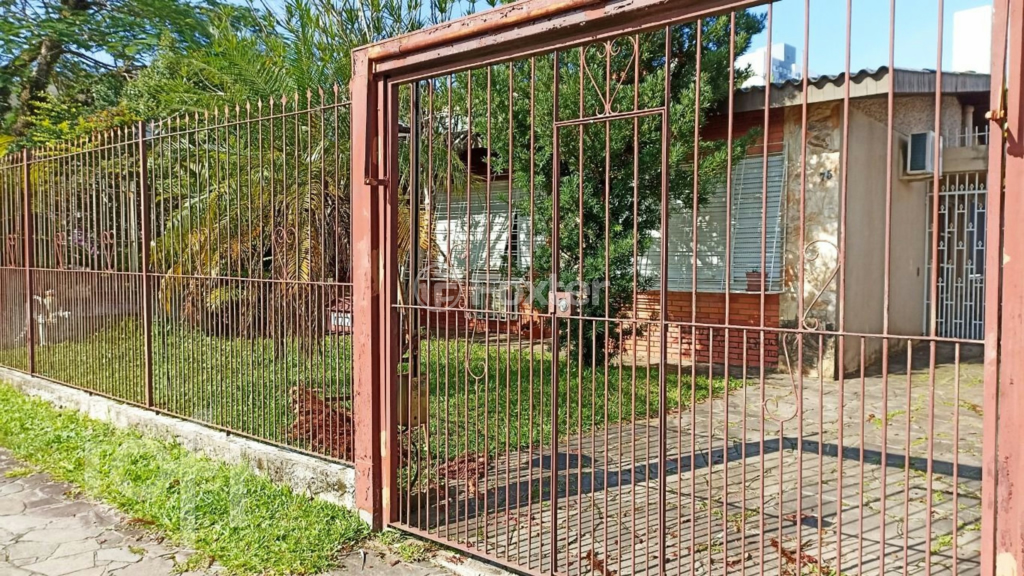 Casa à venda com 3 quartos, 144m² - Foto 2