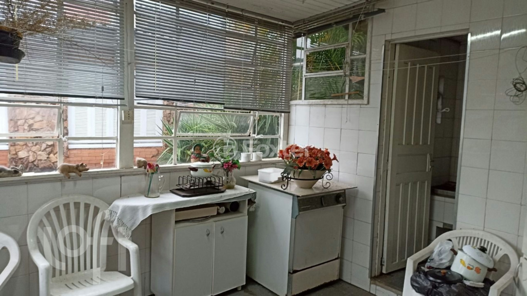 Casa à venda com 3 quartos, 144m² - Foto 8