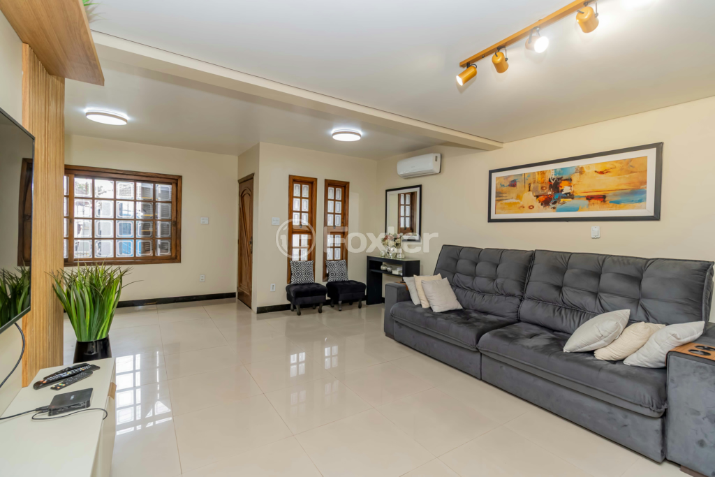 Casa à venda com 4 quartos, 240m² - Foto 3