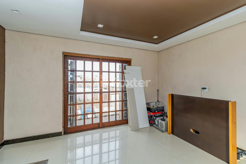 Casa à venda com 4 quartos, 240m² - Foto 11