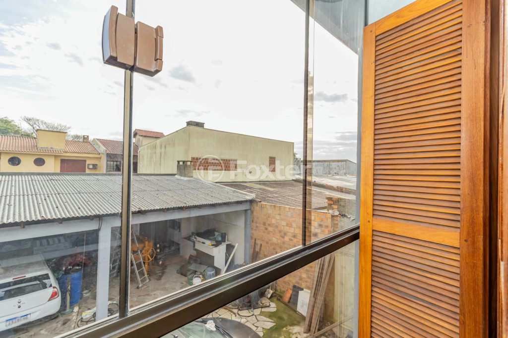 Casa à venda com 4 quartos, 240m² - Foto 25