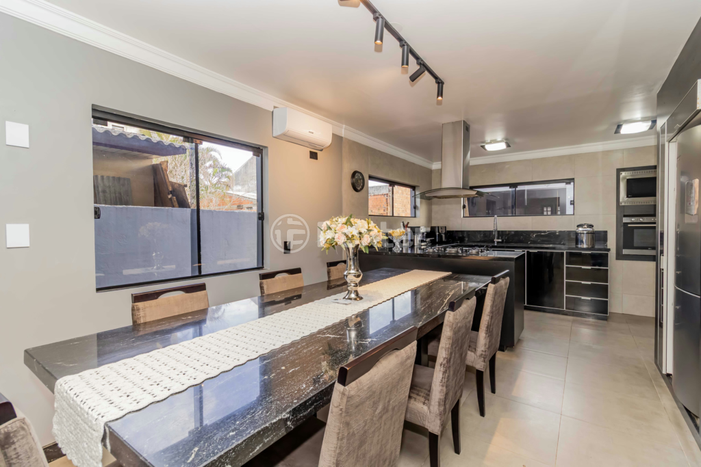 Casa à venda com 4 quartos, 240m² - Foto 43