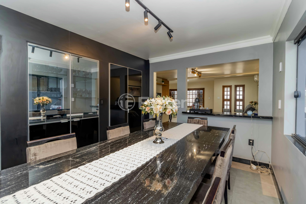 Casa à venda com 4 quartos, 240m² - Foto 44