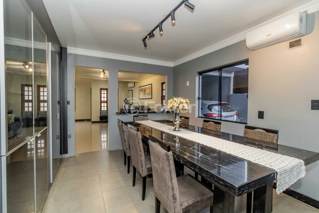Casa à venda com 4 quartos, 240m² - Foto 47