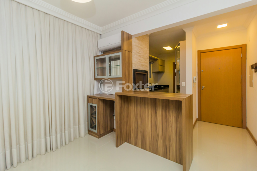 Apartamento à venda com 2 quartos, 70m² - Foto 4