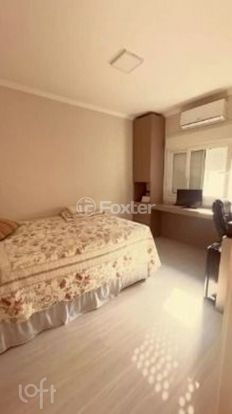 Casa à venda com 5 quartos, 234m² - Foto 6