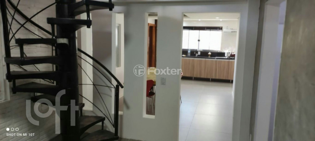 Casa à venda com 3 quartos, 250m² - Foto 8