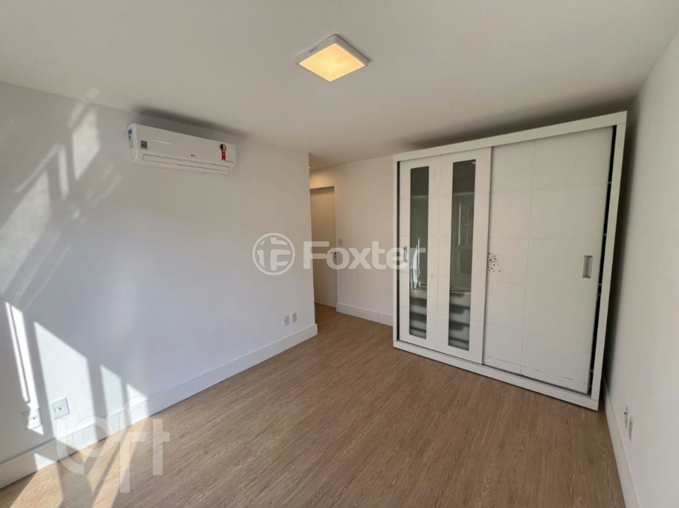 Casa à venda com 3 quartos, 301m² - Foto 24