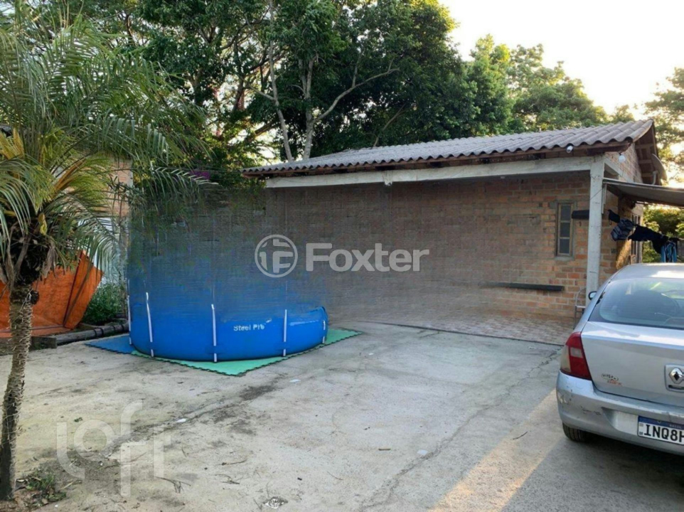 Casa à venda com 2 quartos, 100m² - Foto 1