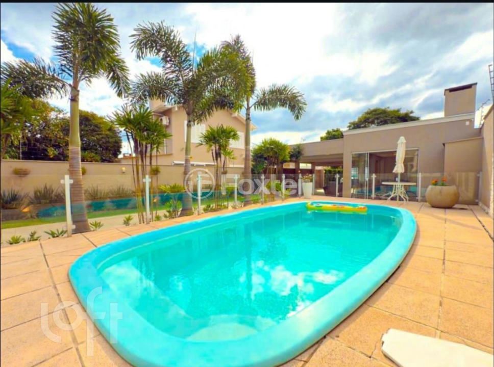 Casa à venda com 3 quartos, 300m² - Foto 1
