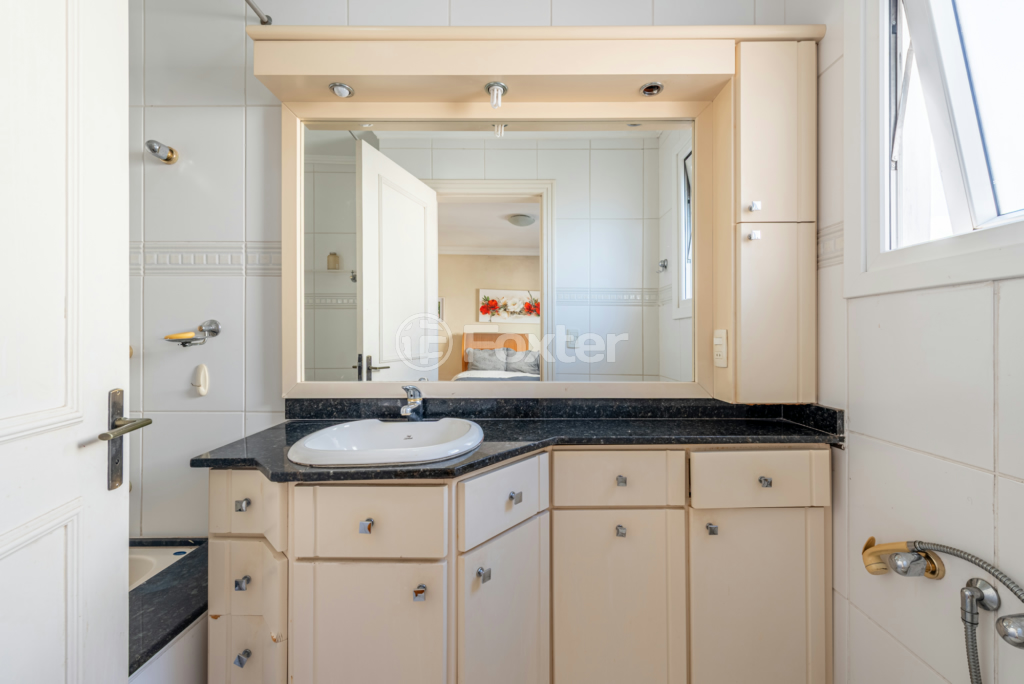 Casa de Condomínio à venda com 4 quartos, 212m² - Foto 19