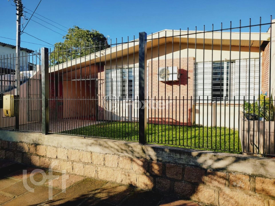 Casa à venda com 3 quartos, 140m² - Foto 2