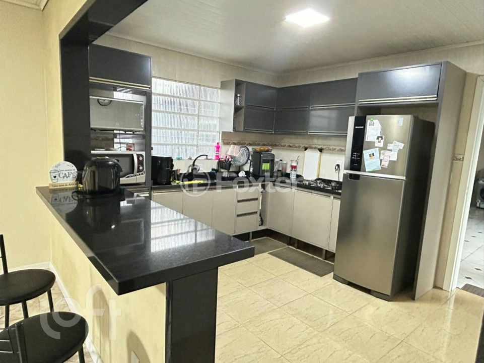 Casa à venda com 3 quartos, 198m² - Foto 5