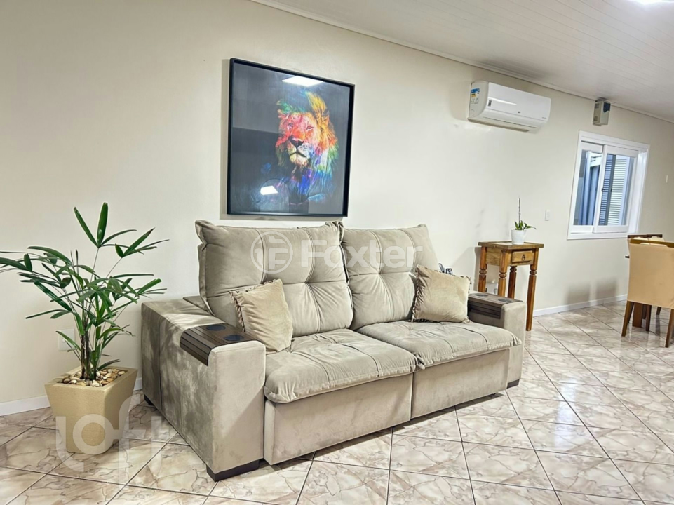 Casa à venda com 3 quartos, 198m² - Foto 1