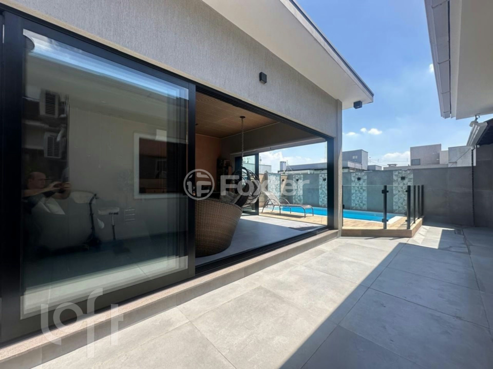 Casa à venda com 3 quartos, 170m² - Foto 2