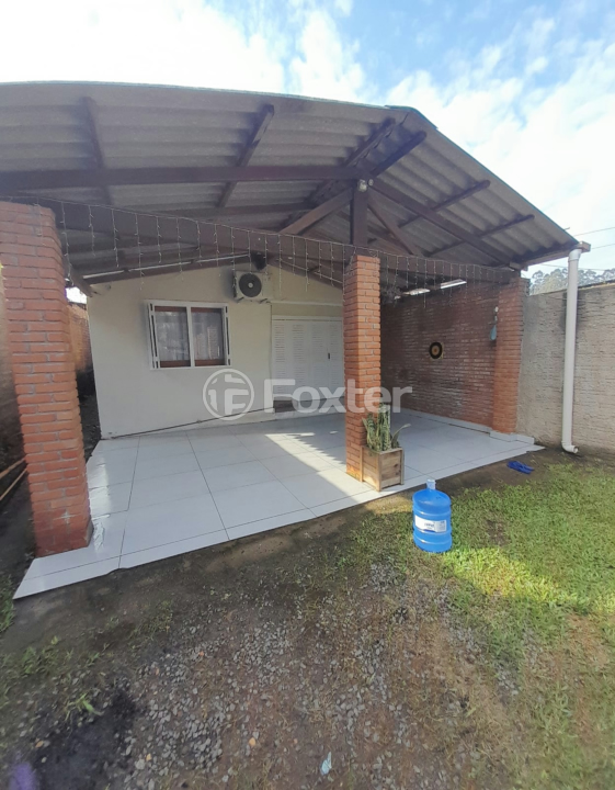 Casa à venda com 3 quartos, 80m² - Foto 1