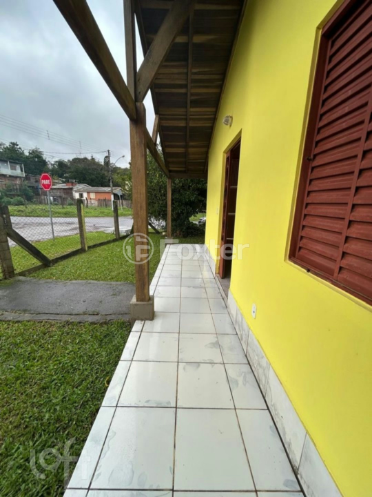 Casa à venda com 2 quartos, 75m² - Foto 2