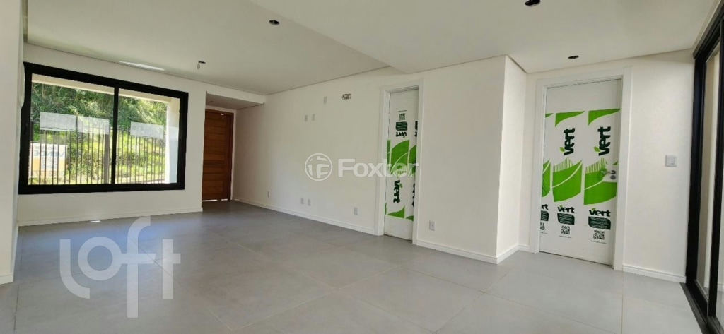 Casa à venda com 2 quartos, 105m² - Foto 2