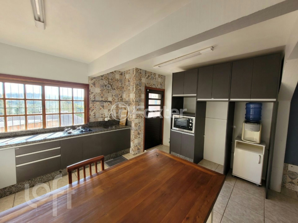 Casa à venda com 4 quartos, 300m² - Foto 3