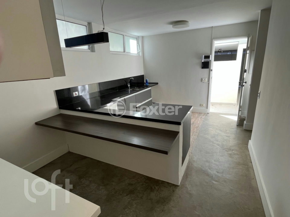 Casa à venda com 4 quartos, 212m² - Foto 2