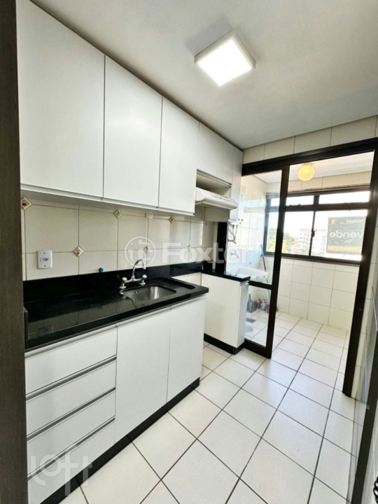 Apartamento à venda com 3 quartos, 111m² - Foto 11