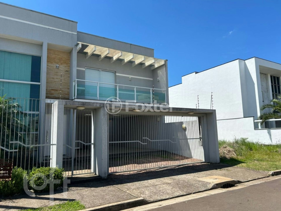 Casa à venda com 3 quartos, 210m² - Foto 1