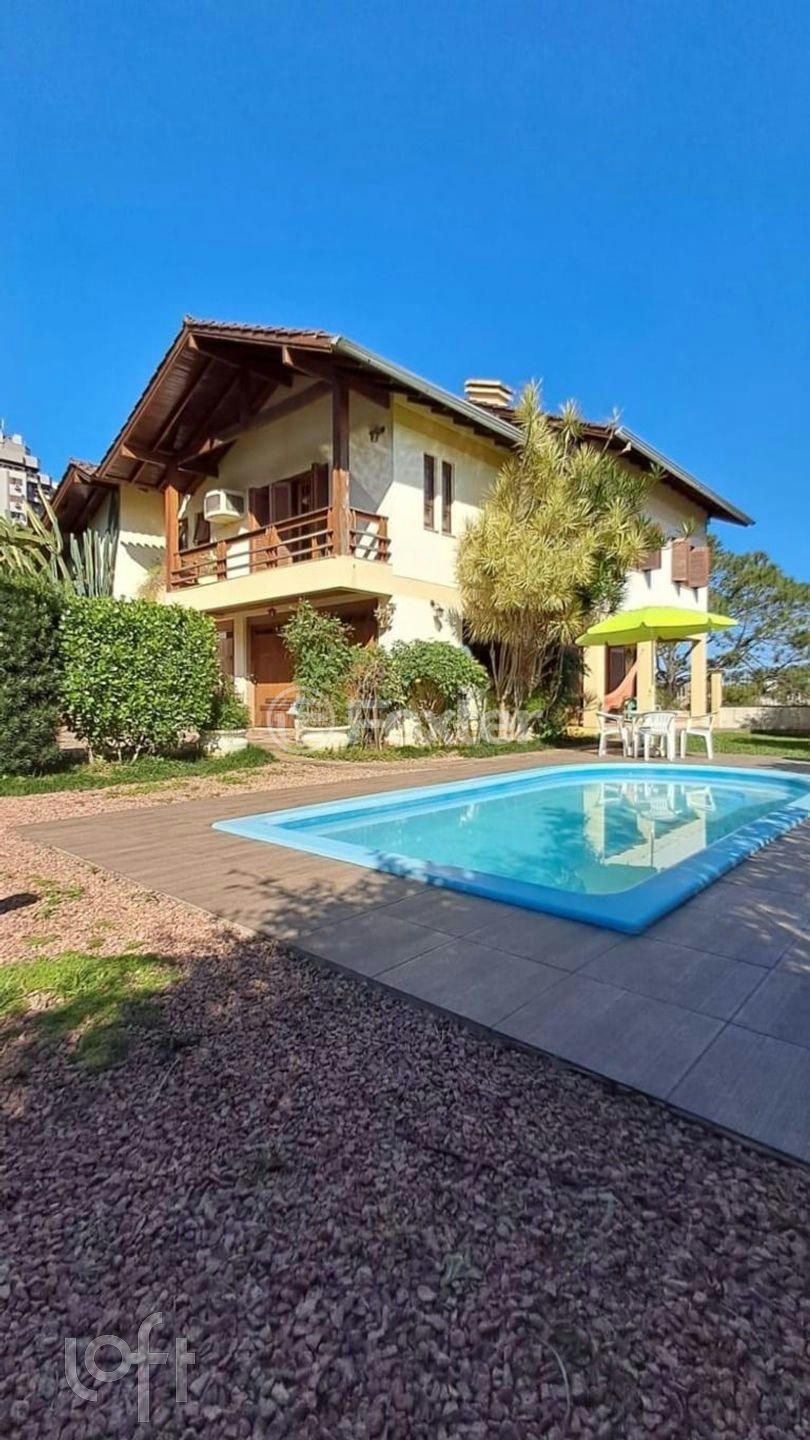 Casa à venda com 3 quartos, 316m² - Foto 1