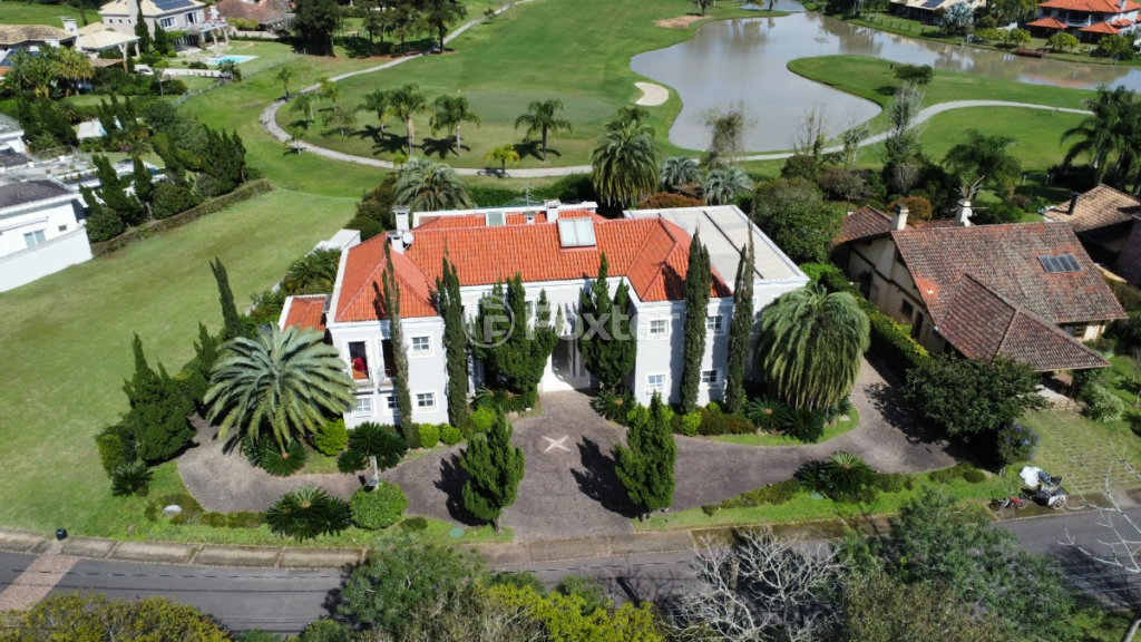 Casa de Condomínio à venda com 4 quartos, 724m² - Foto 2