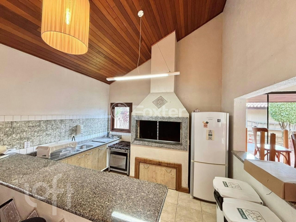 Casa à venda com 4 quartos, 222m² - Foto 4