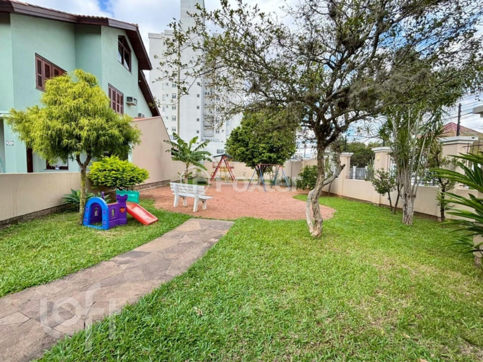 Casa à venda com 4 quartos, 222m² - Foto 5