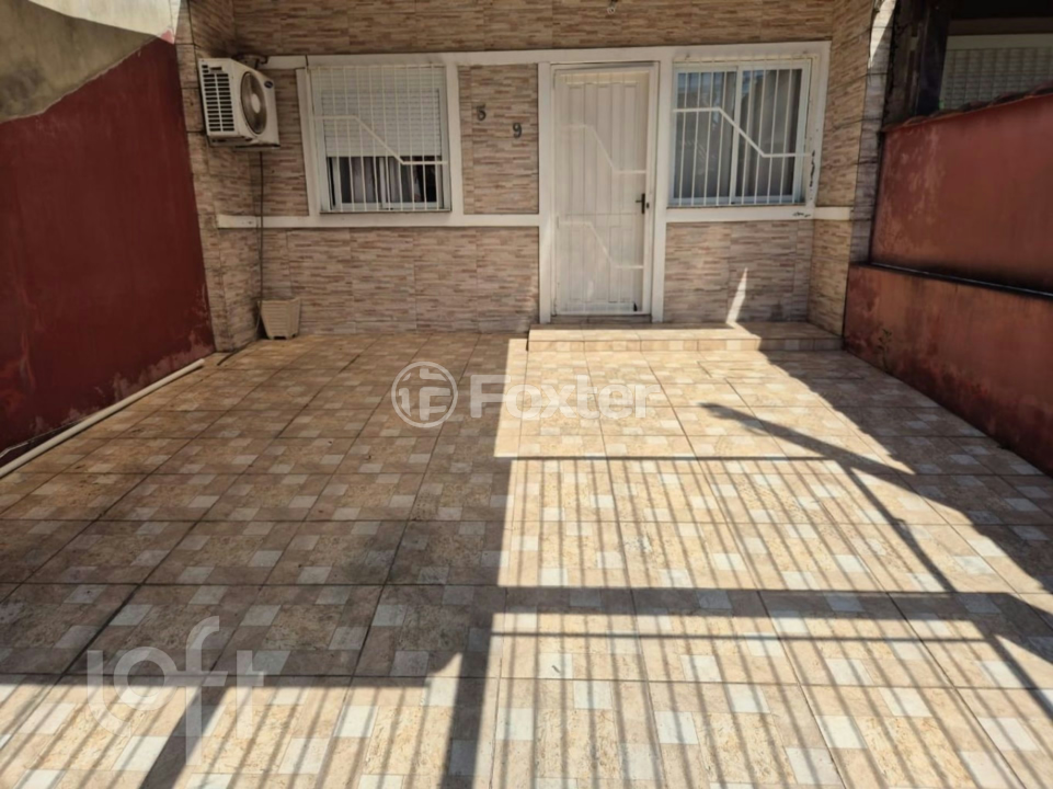 Casa à venda com 2 quartos, 60m² - Foto 1