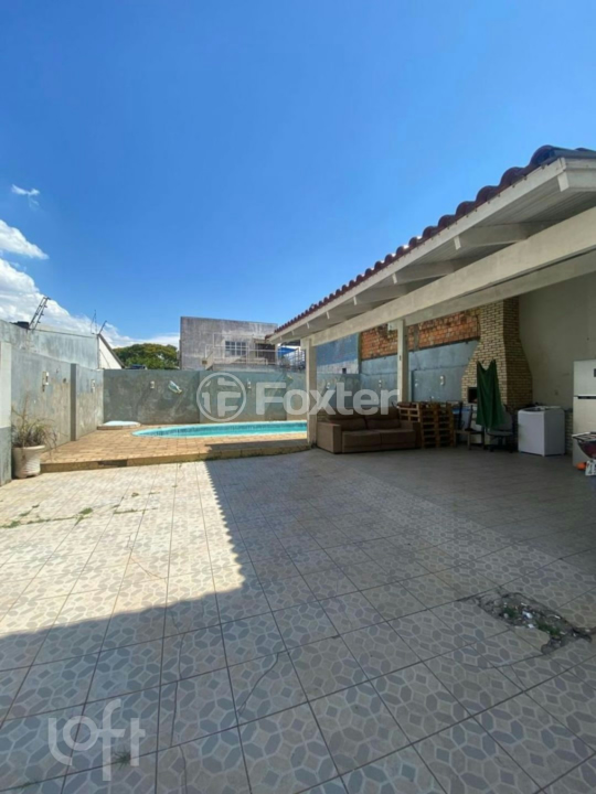 Casa à venda com 4 quartos, 200m² - Foto 1